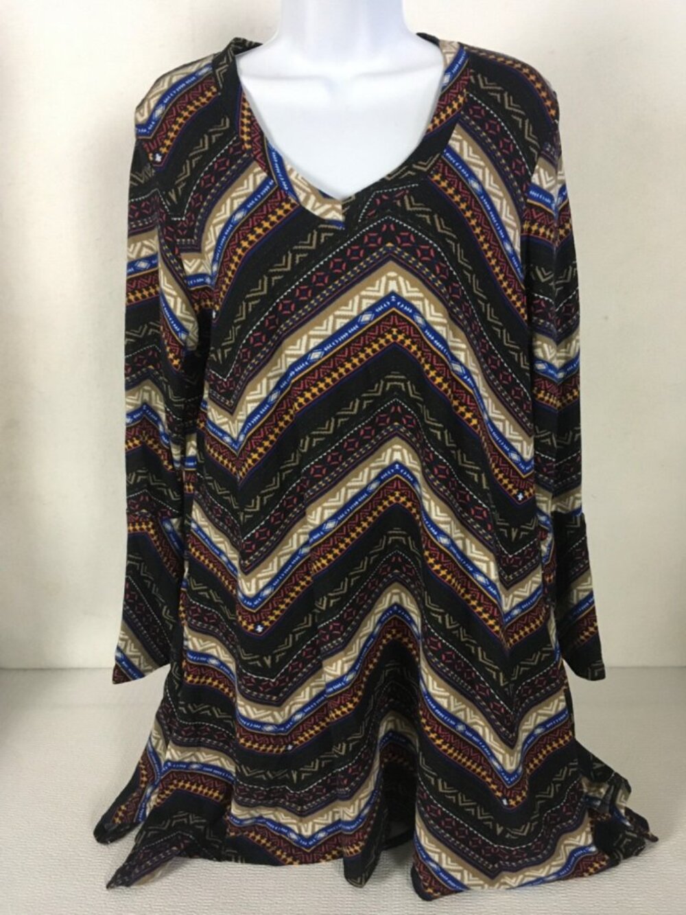 Win Win Top Size L to XL Flare Bottom Tunic Multi Color Chevron Stripe Bell Slee